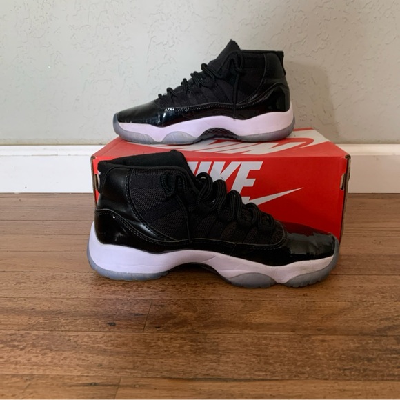 Nike Air Jordan 11 Retro Black Sneakers - Picture 2 of 6